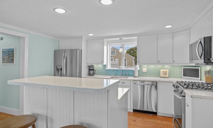 Buzzards Bay Casa | 10% Off Summer's End Sale Until Sep 30!