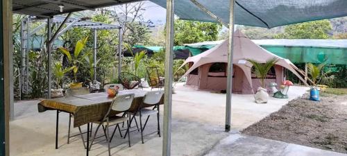 Savegre Otro | Savegre River Glamp Mediterranean Food