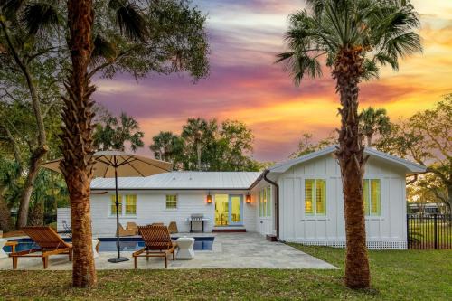 Isle of Palms Casa | Sawyer by AvantStay Stunning Isle Of Palms Home w Pool