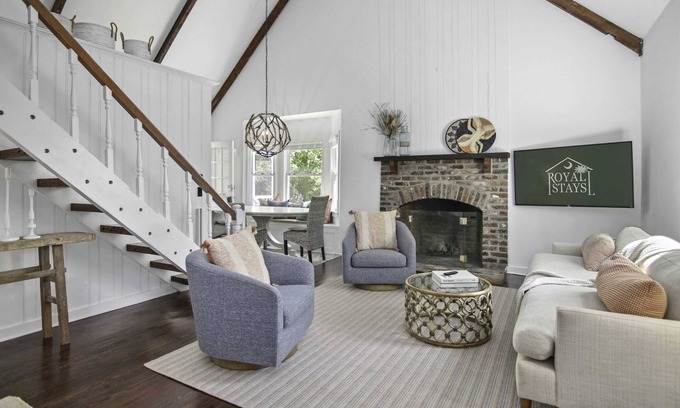 Mount Pleasant Casa | Sawyer's Landing- Mins to Beach & Dtwn