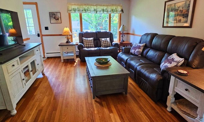 Greenville Junction Casa | Sawyer's View Cottage- ATV Access-Pet Friendly