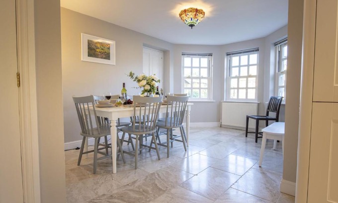 Harome Casa | Saxon House 7