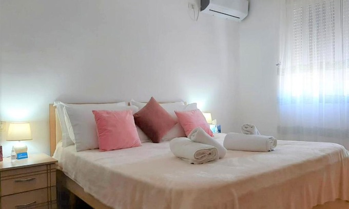 Mbrostar-Urë Casa | Sazani's Place