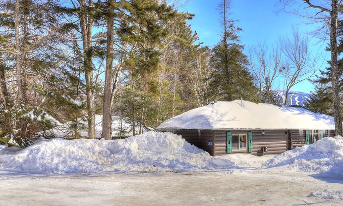 Rangeley Cabina | Estudio cabina pequeña en la comunidad rural de Saddleback Lake Lodge