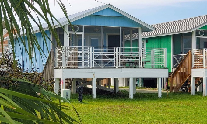 Cape San Blas Cabaña | Scallop Cove #5 - The Blue Tortuga - Bayfront, 3 Min Walk to Gulf, Pet Friendly, No Min Nights.
