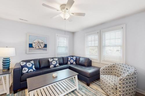 Buxton Casa | Scallop