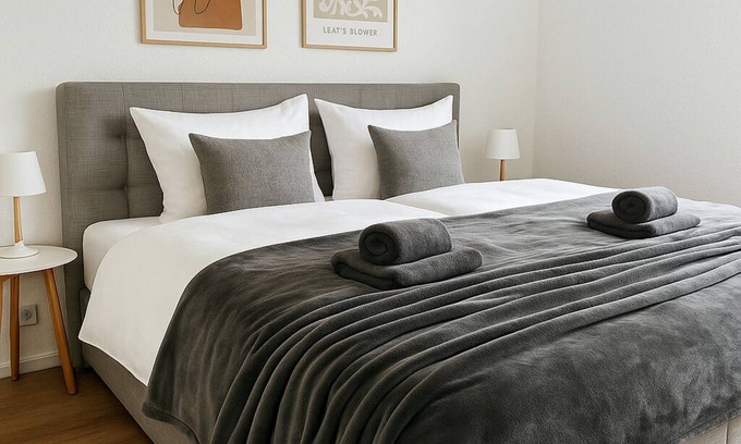Buderich Apartamento | Scandi Studio with balcony I 15 min Düsseldorf fair & airport