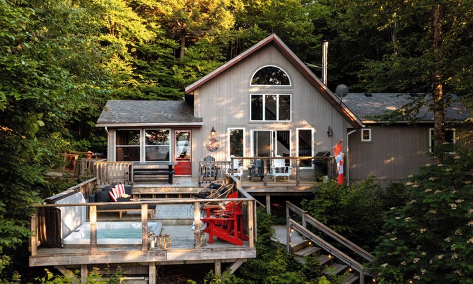 Dysart et al Cabina | Scandi Wellness Getaway for 2 w/ Hot Tub | Sauna | Lake