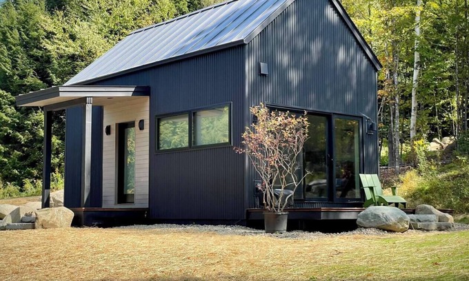 Waterbury Center Casa | Scandinavian Alpine Cabin Retreat
