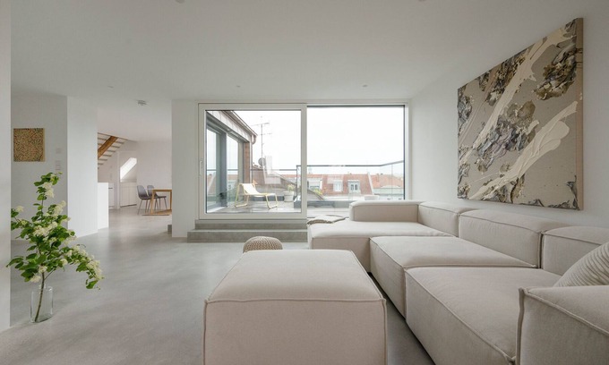 Neuschwabing Apartamento | Scandinavian Calm Meets Latin Soul – Schwabing Retreat with Frauenkirche Views