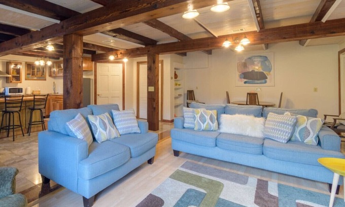 Pittsford Casa | Scandinavian Comfort in Pittsford Barn!