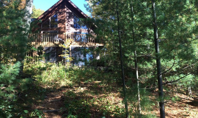 Stone Lake Casa | Civilized 4 BR Lake Home en el norte de Wisconsin Woods