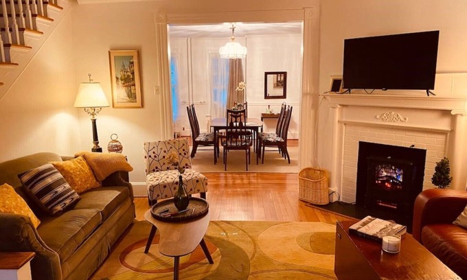 Old Town Winchester Apartamento | Scarborough Fair walk to downtown two story apt