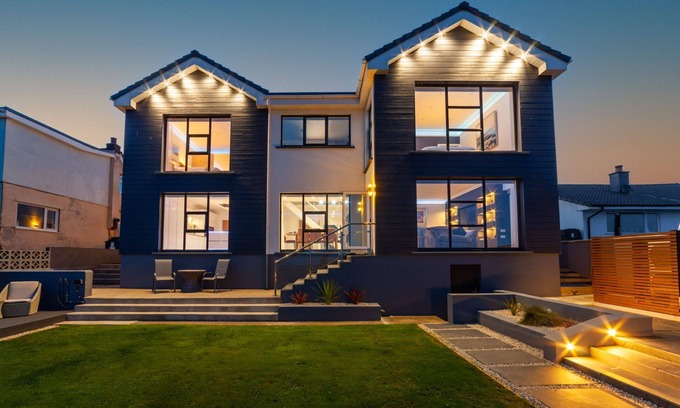 Castletown Casa | Scarlett View - a holiday cottage that sleeps 8 guests in 4 bedrooms
