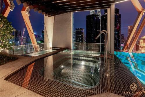 Kuala Lumpur City Centre Apartamento | Scarletz Suites Kuala Lumpur, Five Senses