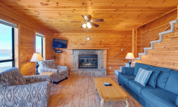 Byrdstown Cabina | Scenic 2 Bed 2 Story Chalet with Captivating Views and Direct Lake Access #20