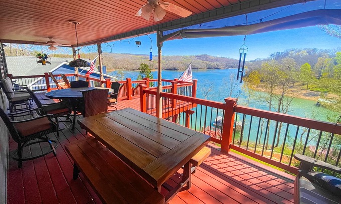 Rock Harbor Casa | Scenic 6BR lakefront home in cove with private dock, boat slips, hot tub-Dogs ok