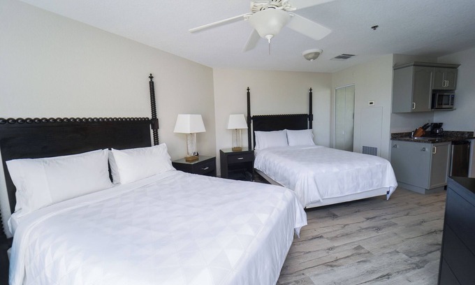 Crystal Harbour Complejo | Scenic and Peaceful Location! Quiet Room w/ Fantastic Island View, Outdoor Pool