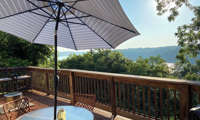 Bronston Casa | Lago pintoresco y relajante - La cubierta ofrece una de las mejores vistas absolutas del lago