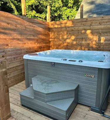 Quidi Vidi Casa | Scenic Bliss In Quidi Vidi Sleep4 New Hot Tub