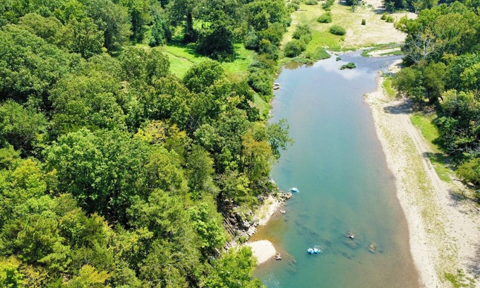 Bonnerdale Casa | Scenic Caddo River Getaway