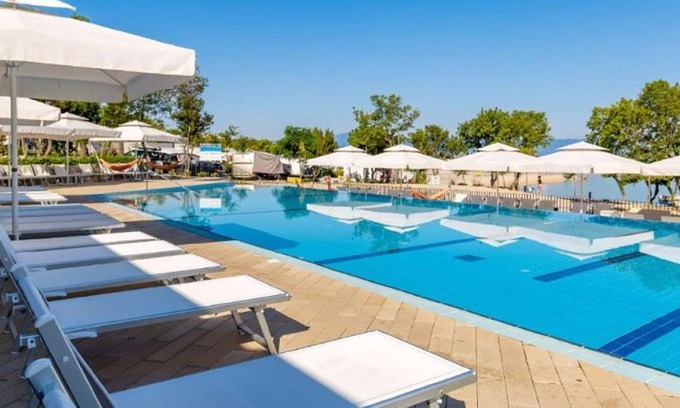 Municipality of Omisalj Chalet De Esquí | Chalet panorámico en Omišalj con piscina