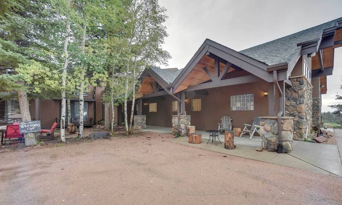 Florissant Cabina | Scenic 'Dawn of Hope Ranch' Lodge w/ Zipline!