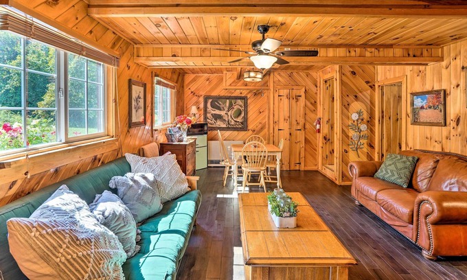 Durham Cabina | Scenic Durham Getaway < 8 Mi to Windham Mtn!