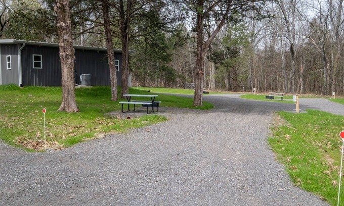 Rural Hill Alquiler De RV | Scenic, Full-Hookup Back-In Campsite Just Outside Nashville!