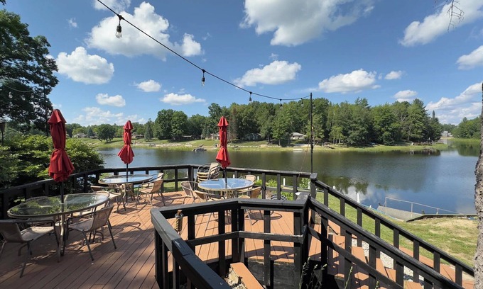 Alger Casa | Scenic Getaway: Motel with Easy Access to Nature Trails | Pets are Allowed