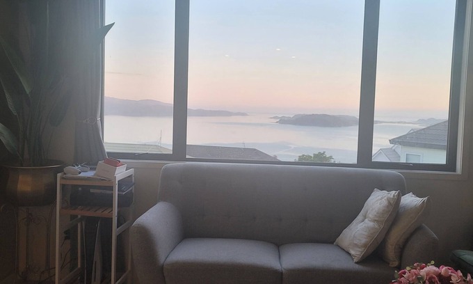 Newlands Casa | Scenic Haven: Warm, ethnic charm