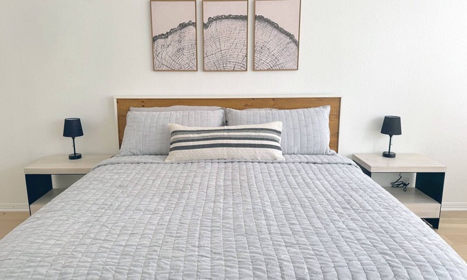 Austin Casa | Scenic Hill Country Hideaway! Wifi, AC, PingPong, Corn Hole, near the best BBQ!