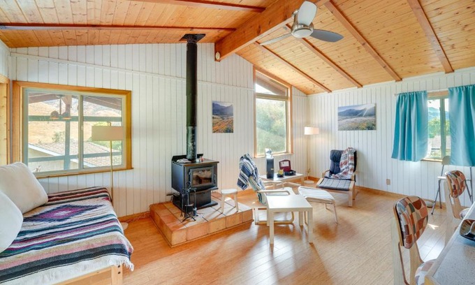 Kernville Casa | Scenic Kernville Getaway with Deck and Mountain Views!
