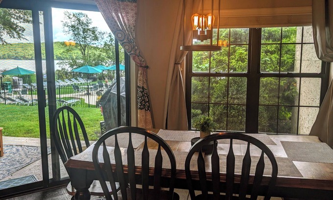 Lake Harmony Condominio | Serene Lake & Mountain Views on Big Boulder