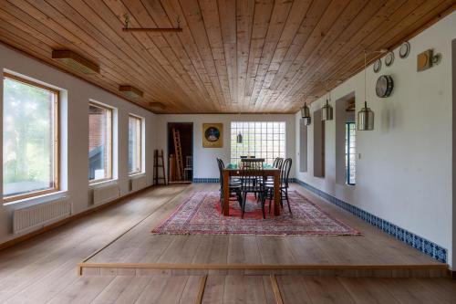 Huddinge Municipality Casa | Scenic Lakehouse near Stockholm with Sauna & Jetty