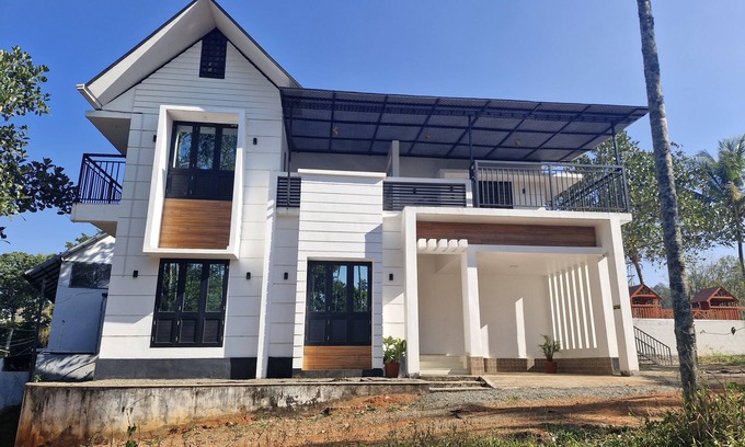Udumbanchola Villa | Scenic Mansion Munnar