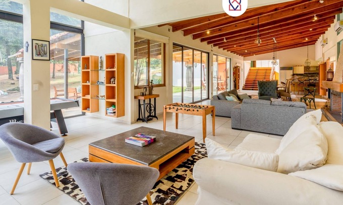 Tlalpan Casa | Scenic Paradise: Beautiful House in the Woods