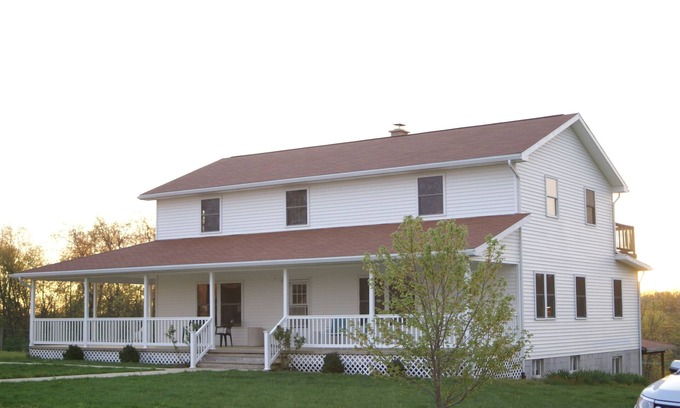 Butler Casa | Scenic Ridge Guest House a Farmhouse in the Mohican Valley