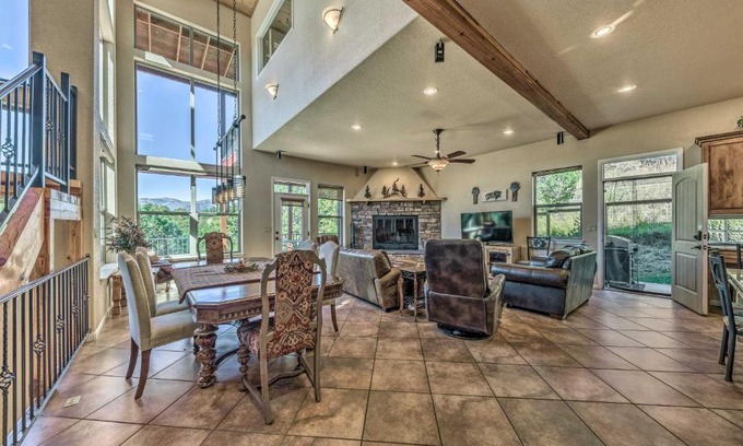 Ruidoso Casa | Scenic Ruidoso Home with Large Deck and Hot Tub!