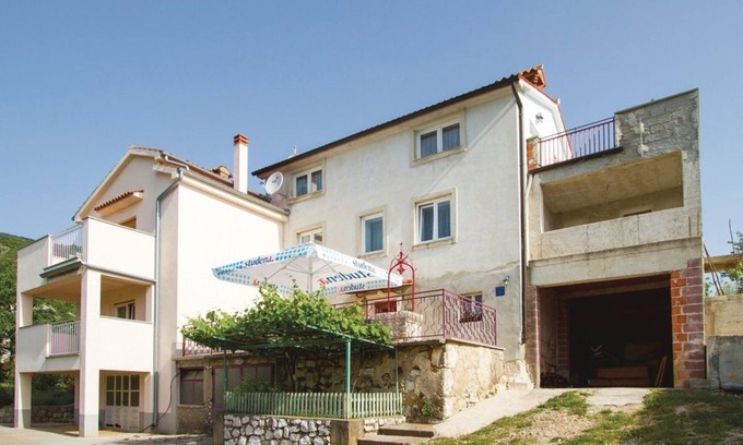 Brsec Apartamento | Scenic Seafront Brsec Apartment - Three Bedroom Apartment with Terrace