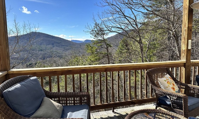 Clayton Casa | Scenic Summer Stay-Pet-Friendly-Accessible