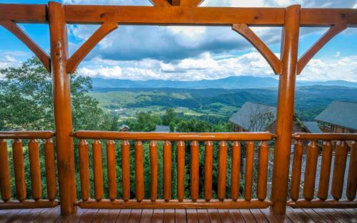 Sevierville Villa | Scenic Sunrise