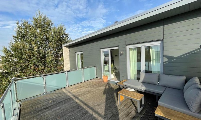 Ganderkesee Apartamento | Schöne Penthouse Wohnung mit großer Dachterasse