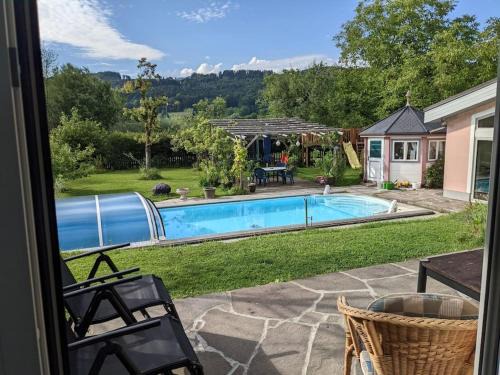Thalgau Apartamento | Schöne Wohnung mit Terrasse, Garten und-Pool