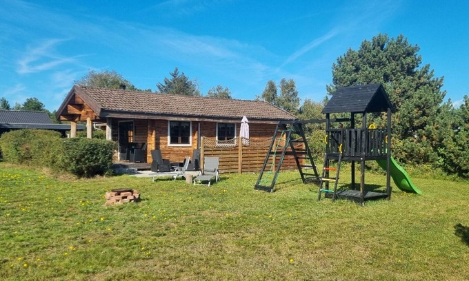 Kramnitse Casa | Schönes Ferienhaus auf Riesigem Grundstück für 5 Personen