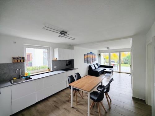 Muehlheim am Main Casa | Schaefer Apartments - Haus Rote Warte