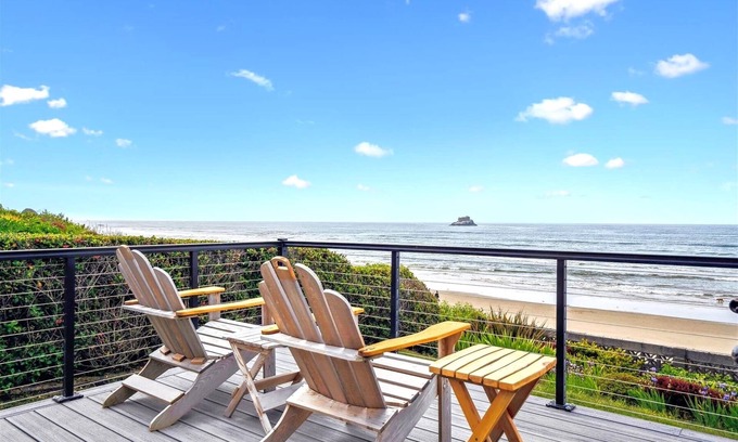 Arch Cape Casa | Schilling Beach House - Beachfront! - Beachcomber Vacation Homes