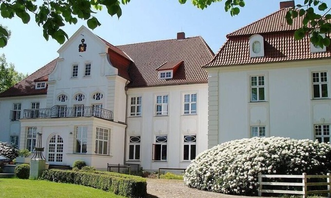 Badow Casa | Schloss Badow Comfortable holiday residence