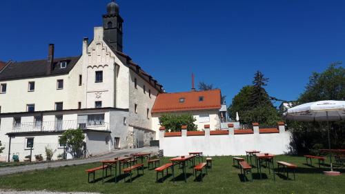 Regensburg Apartamento | Schloss Weichs zu Regensburg mit 2Schlafzimmer Parkplatz Internet 75qm Zentrum