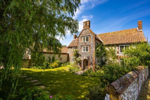 Burnham Thorpe Casa | School House